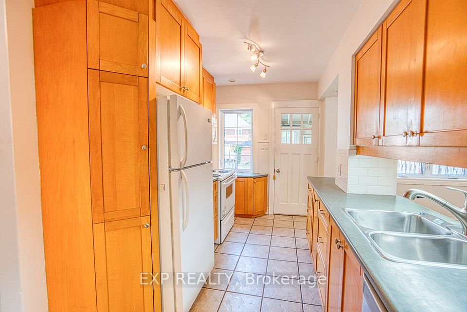 413 Holland Avenue, Dows Lake - Civic Hospital and Area, ON K1Y 0Z3 18