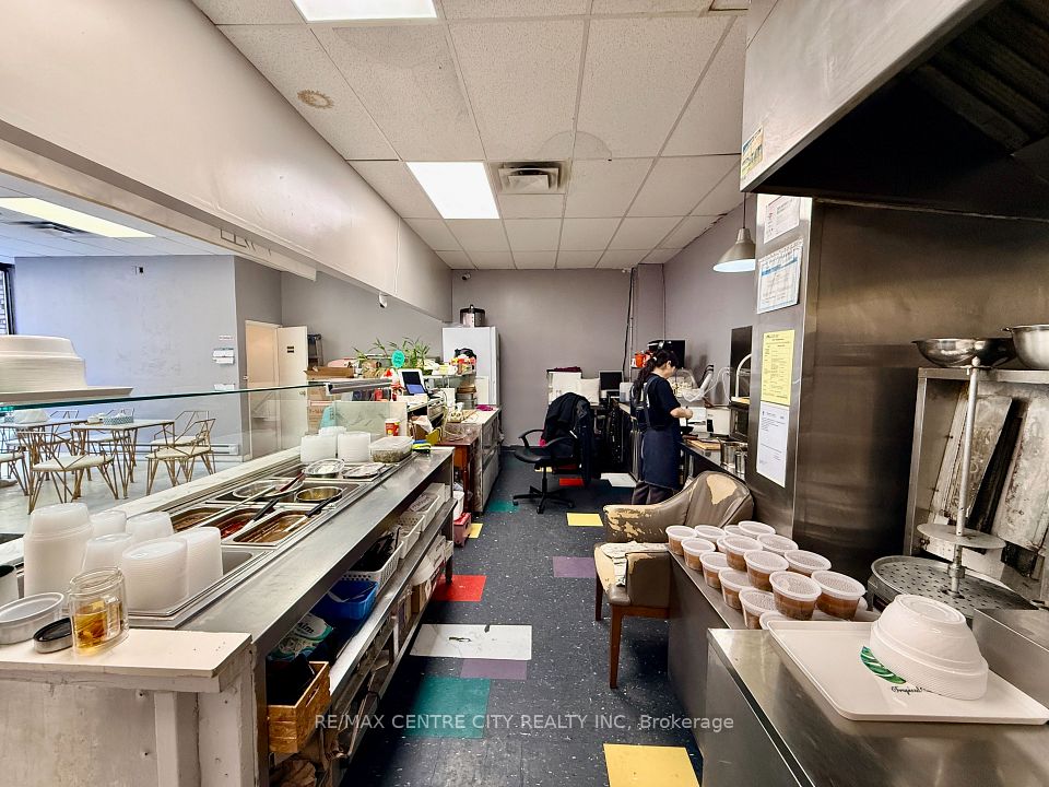 421 Richmond Street, London East, ON N6A 3C8
