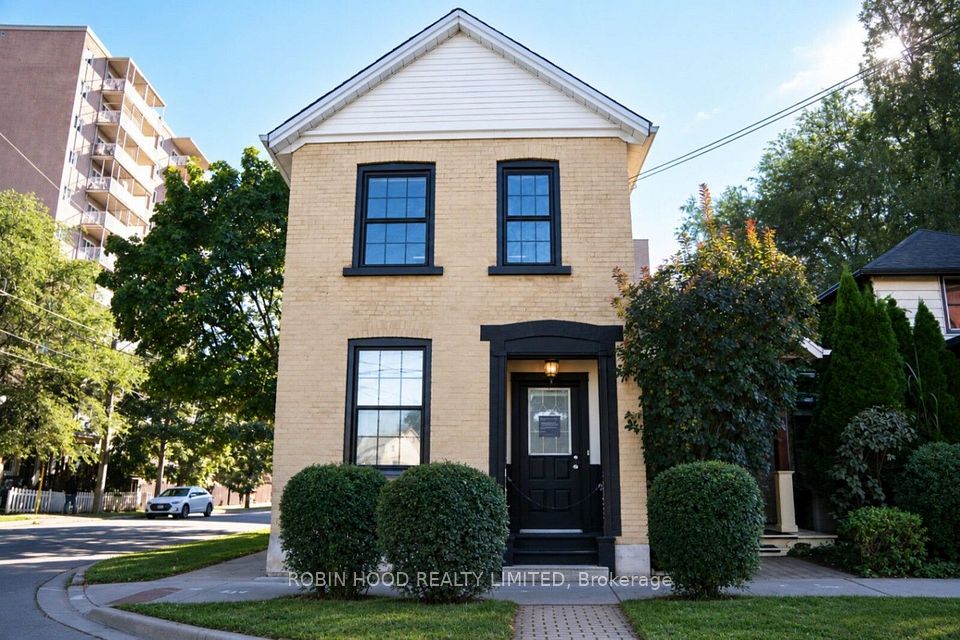19 Court Street, St. Catharines, ON L2R 4R5