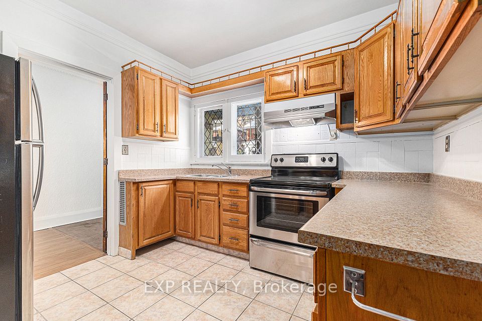 16 Lakeview Terrace, Dows Lake - Civic Hospital and Area, ON K1S 3H4 10
