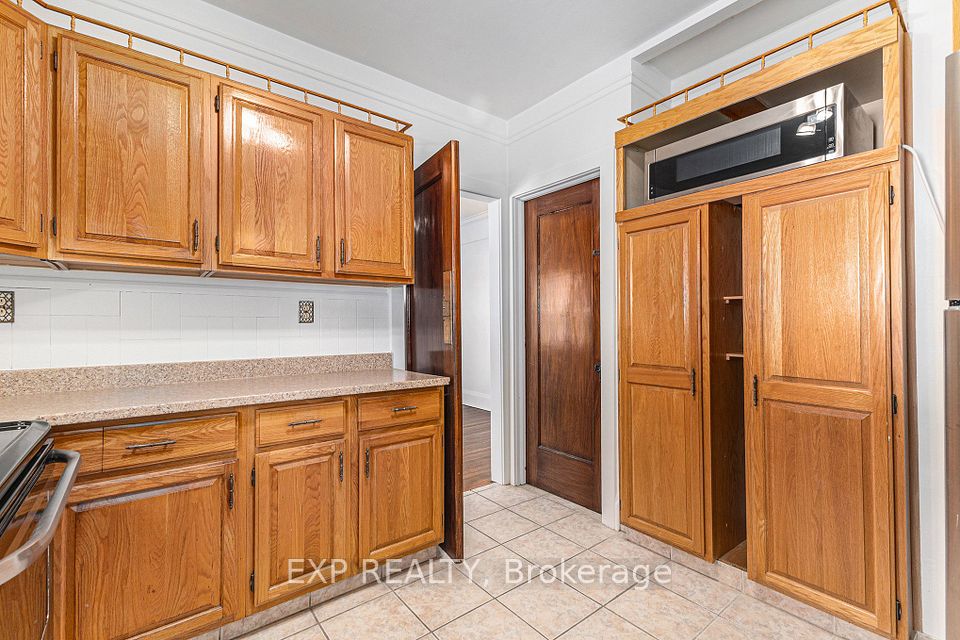 16 Lakeview Terrace, Dows Lake - Civic Hospital and Area, ON K1S 3H4 9