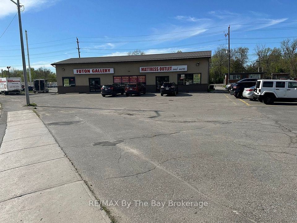 10 Lansdowne Street W, Peterborough, ON K9J 1X9