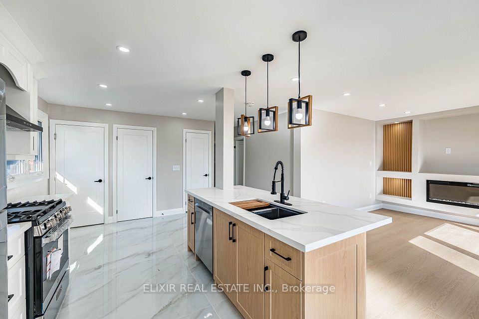 Detached at 135 Nugent Drive Upper, Hamilton, ON L8H 2N3, Hamilton