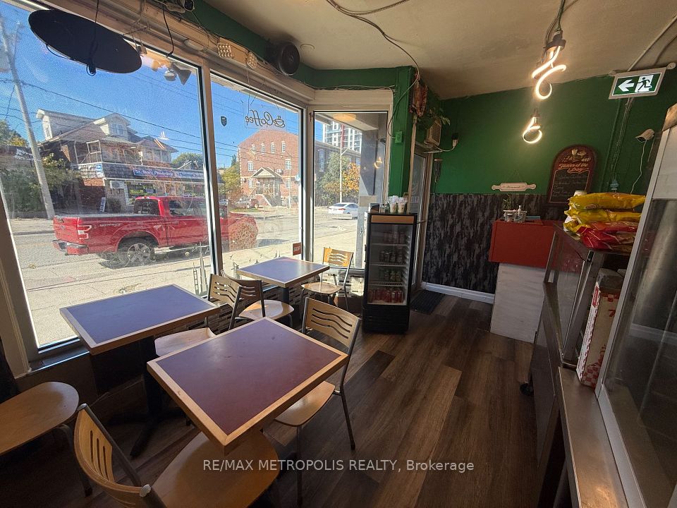 564 King Street, Kitchener, ON N2G 2M1
