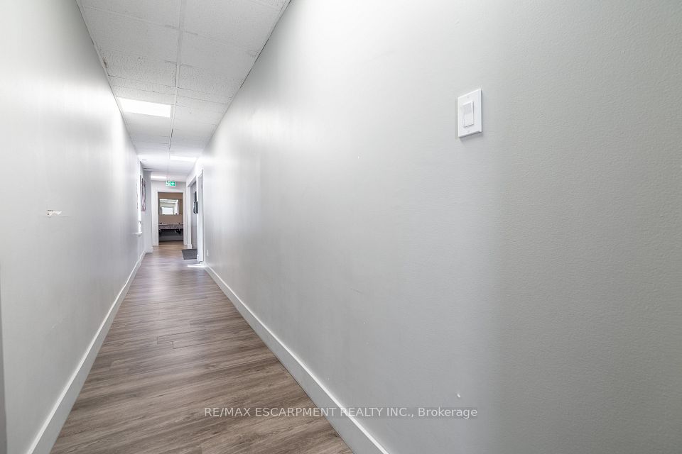 290 Queenston Road, Hamilton, ON L8K 1H1