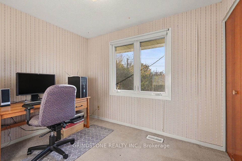 22 Lavina Crescent, South of Baseline to Knoxdale, ON K2H 7P2 19