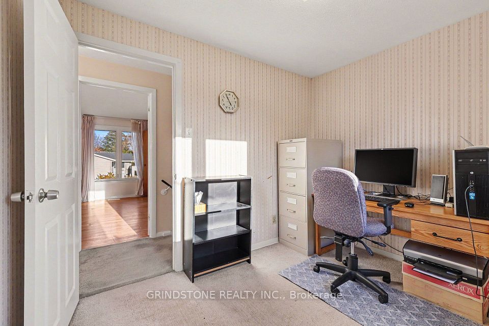 22 Lavina Crescent, South of Baseline to Knoxdale, ON K2H 7P2 20