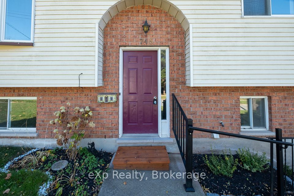 745 7th Street A E, Owen Sound, ON N4K 1K6 4