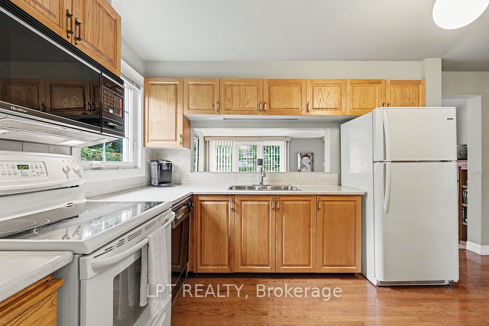 28 Meadow Glade Gardens, South of Baseline to Knoxdale, ON K2G 5J4 16