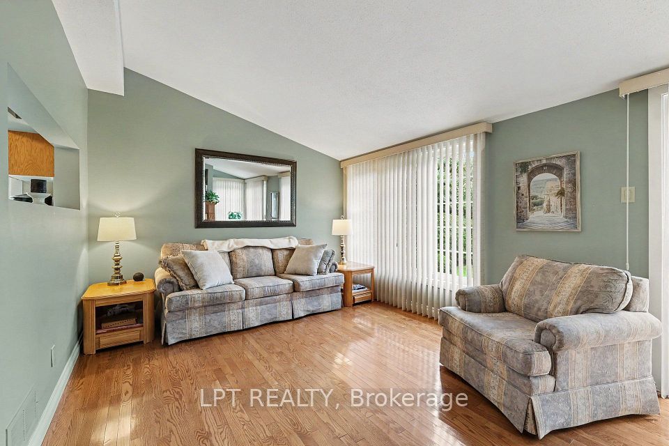 28 Meadow Glade Gardens, South of Baseline to Knoxdale, ON K2G 5J4 18