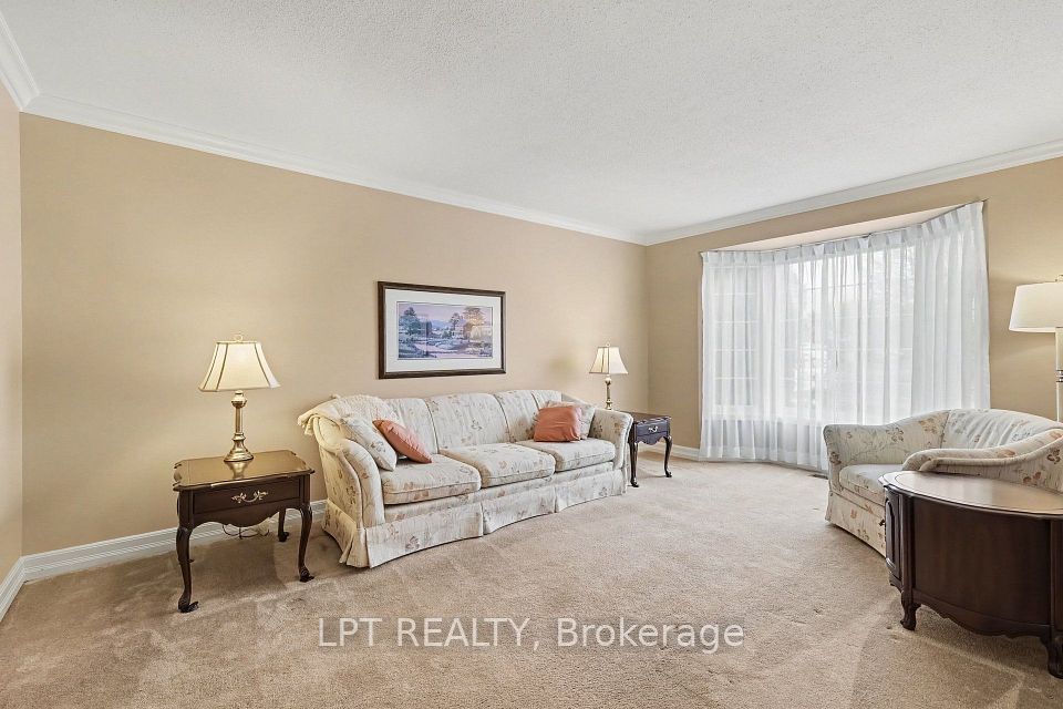 28 Meadow Glade Gardens, South of Baseline to Knoxdale, ON K2G 5J4 8