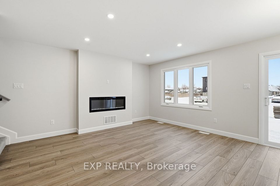 140 Elizabeth Crescent, North Dundas, ON K0A 2M0 8