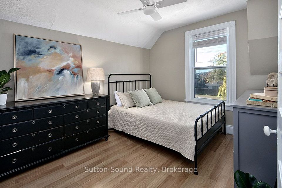 1219 2ND Avenue E, Owen Sound, ON N4K 2J2 16