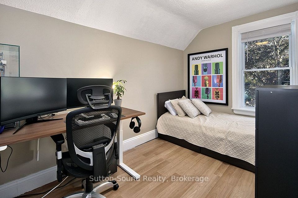 1219 2ND Avenue E, Owen Sound, ON N4K 2J2 17