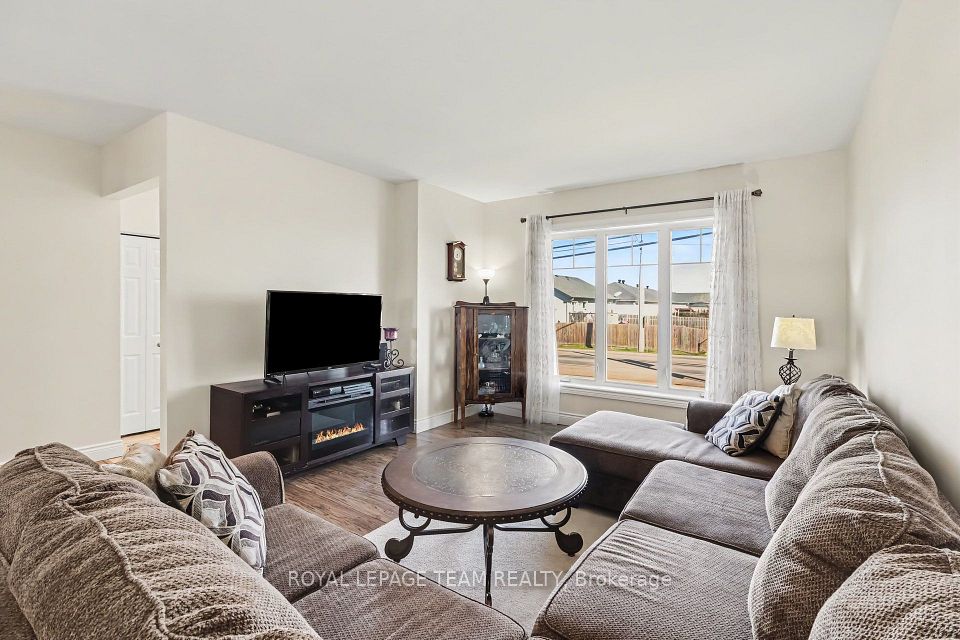 624 St Lawrence Street, North Dundas, ON K0C 2K0 4