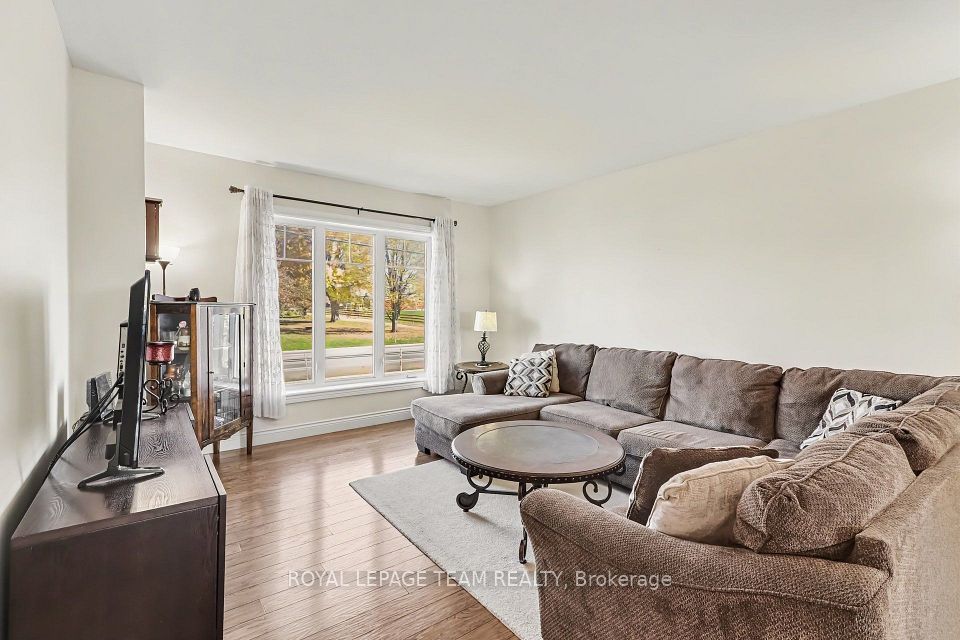 624 St Lawrence Street, North Dundas, ON K0C 2K0 6