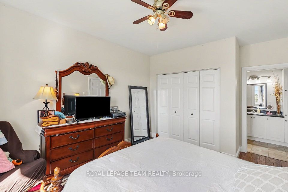 624 St Lawrence Street, North Dundas, ON K0C 2K0 15