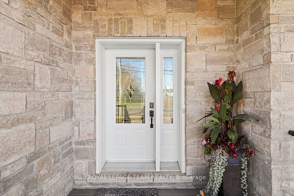 624 St Lawrence Street, North Dundas, ON K0C 2K0 2