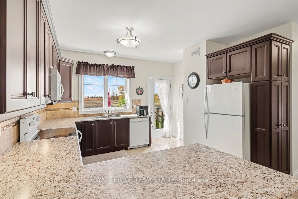 624 St Lawrence Street, North Dundas, ON K0C 2K0 12