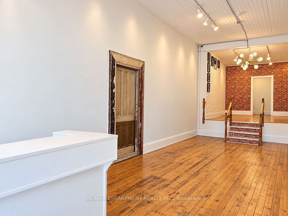 133 James Street N, Hamilton, ON L8R 2K8