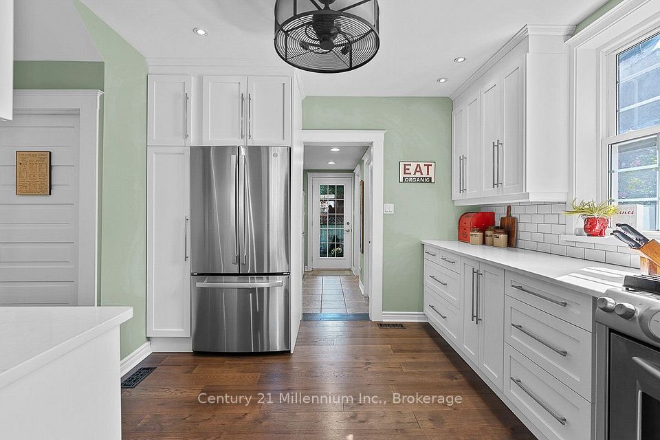 169 5th A Street E, Owen Sound, ON N4K 1E7 14