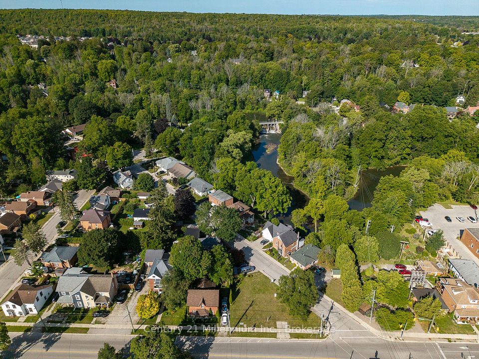 169 5th A Street E, Owen Sound, ON N4K 1E7 2