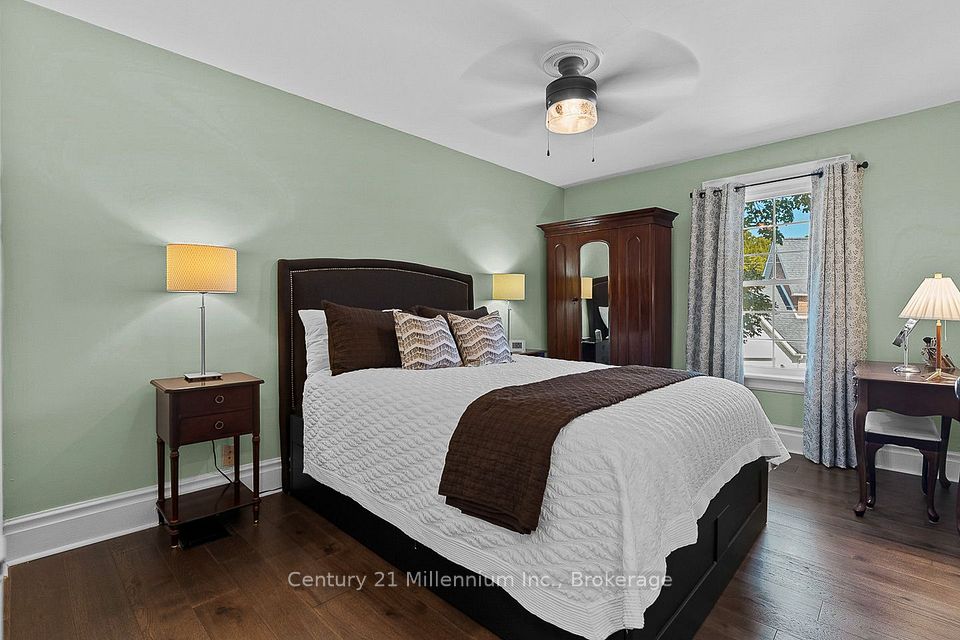169 5th A Street E, Owen Sound, ON N4K 1E7 25