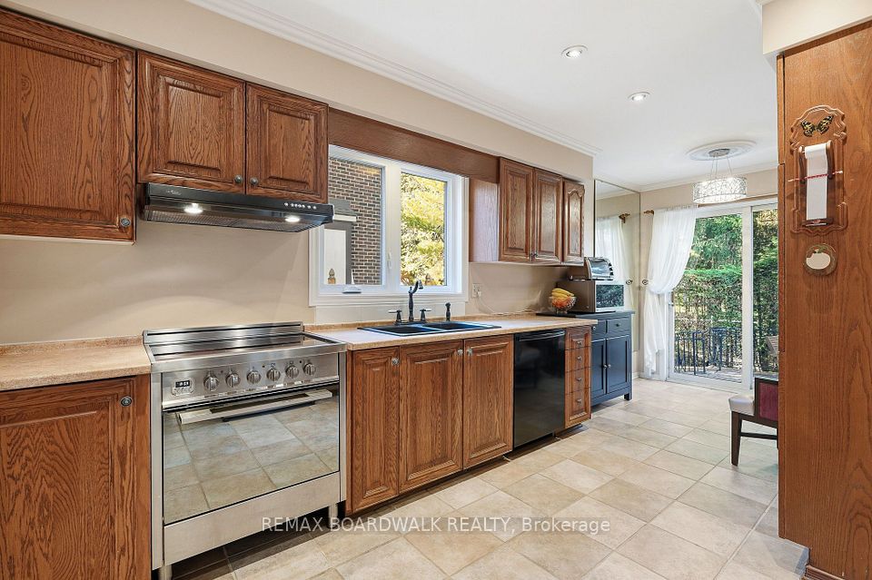 19 Cullen Court, South of Baseline to Knoxdale, ON K2G 4Z2 14