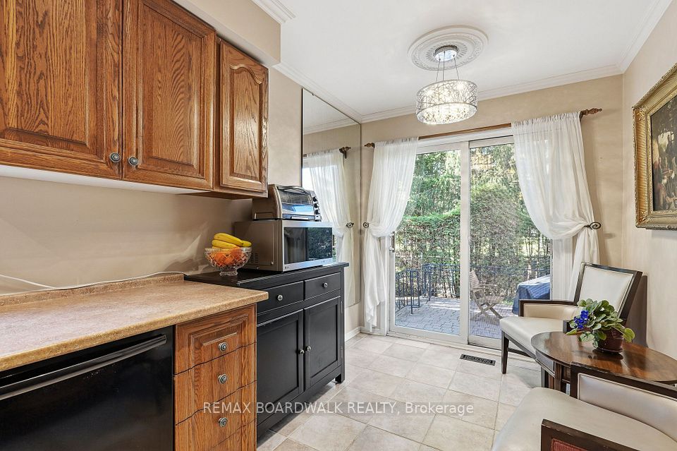 19 Cullen Court, South of Baseline to Knoxdale, ON K2G 4Z2 17