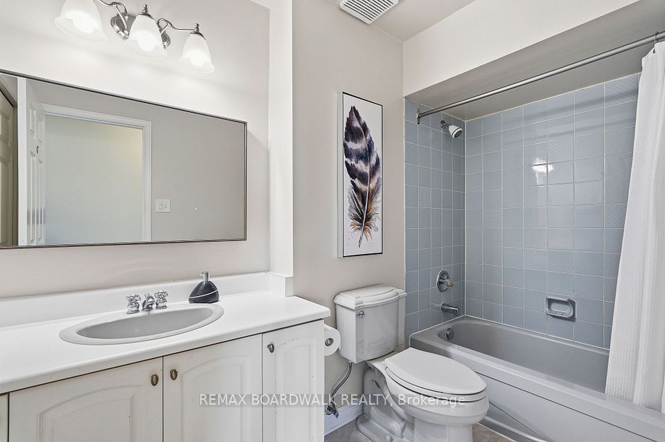 19 Cullen Court, South of Baseline to Knoxdale, ON K2G 4Z2 22