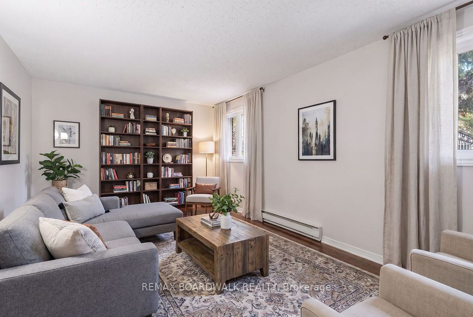 19 Cullen Court, South of Baseline to Knoxdale, ON K2G 4Z2 18