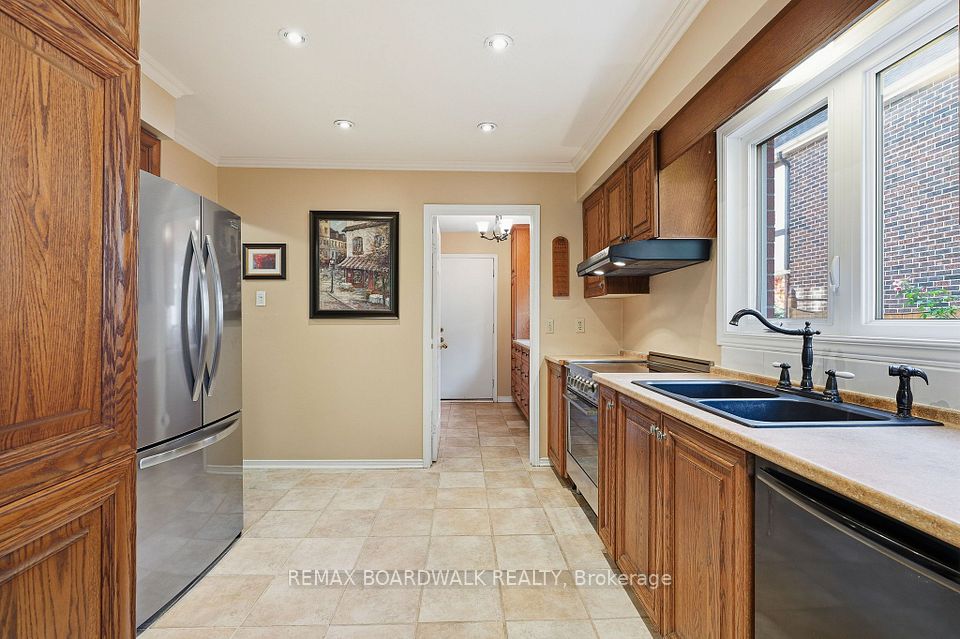 19 Cullen Court, South of Baseline to Knoxdale, ON K2G 4Z2 15