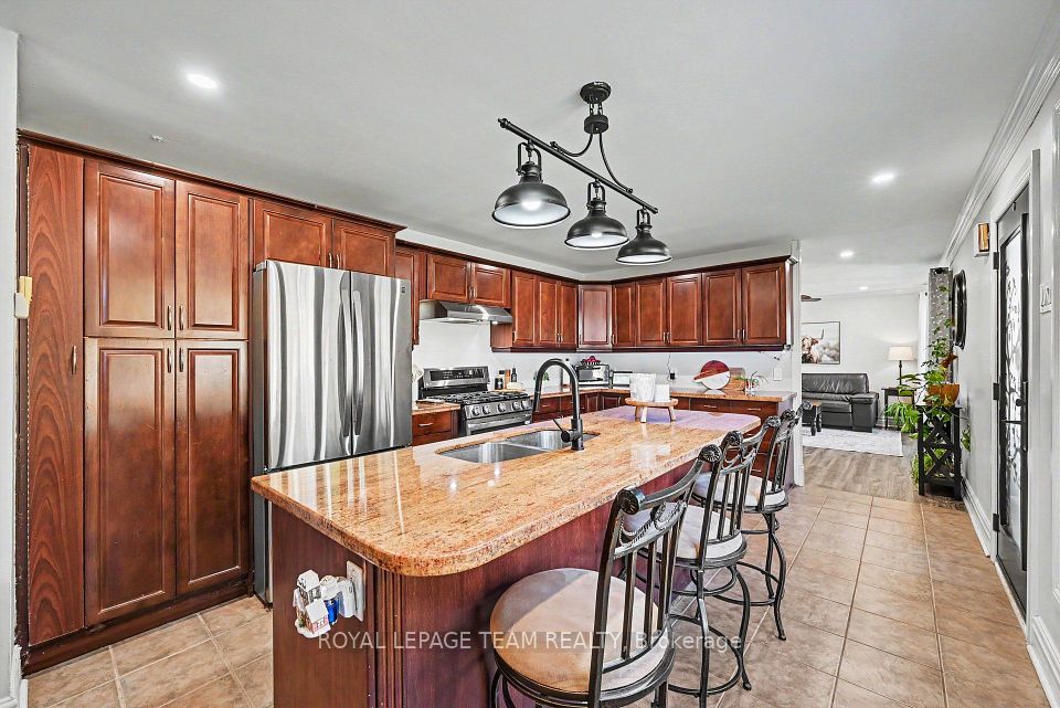 565 Dufferin Street W, North Dundas, ON K0C 2K0 16