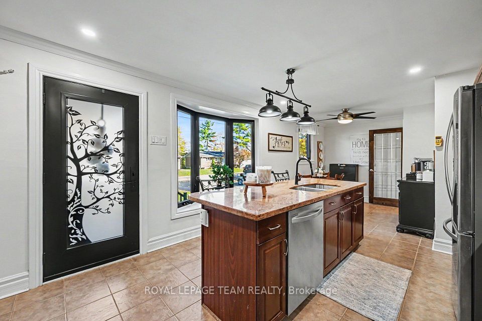 565 Dufferin Street W, North Dundas, ON K0C 2K0 13