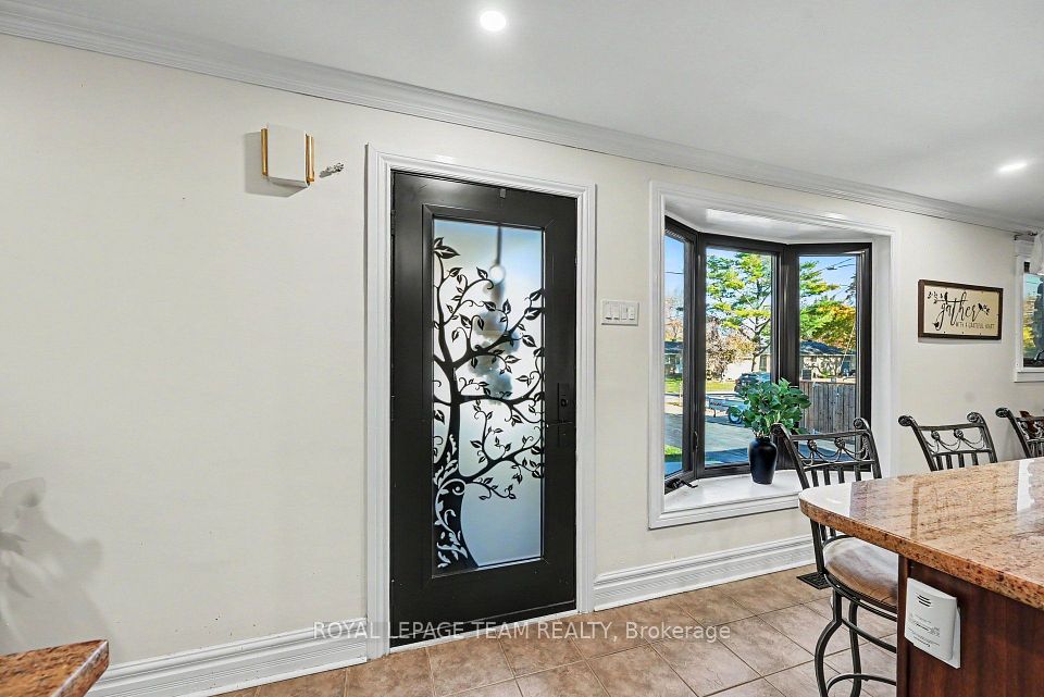 565 Dufferin Street W, North Dundas, ON K0C 2K0 8