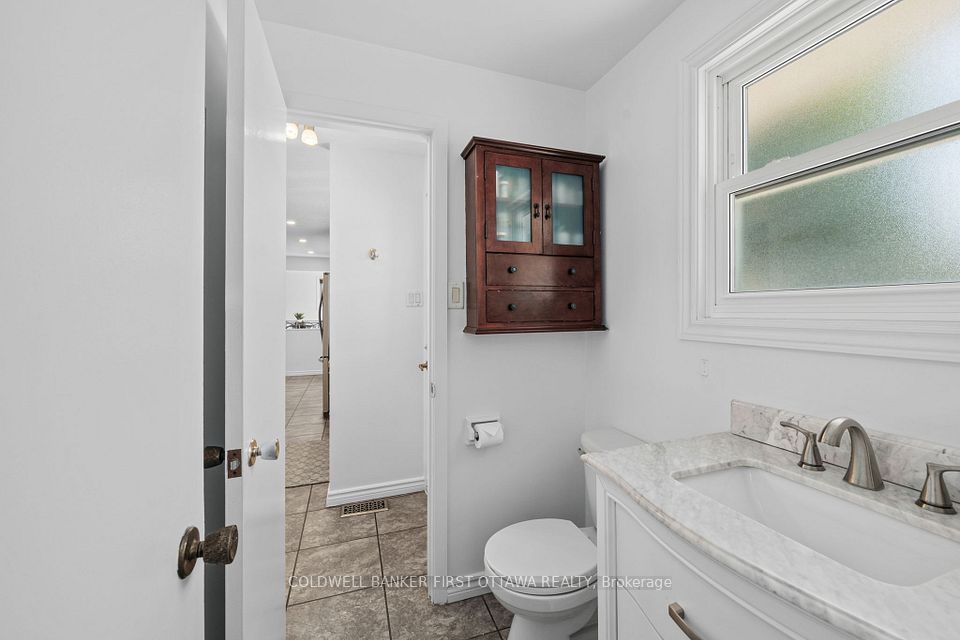 12 Bradgate Drive, South of Baseline to Knoxdale, ON K2G 0R6 21