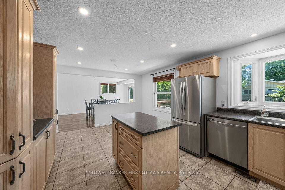 12 Bradgate Drive, South of Baseline to Knoxdale, ON K2G 0R6 9