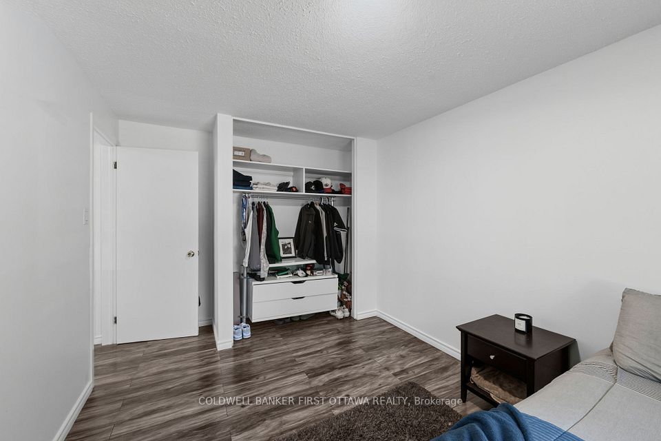 12 Bradgate Drive, South of Baseline to Knoxdale, ON K2G 0R6 23
