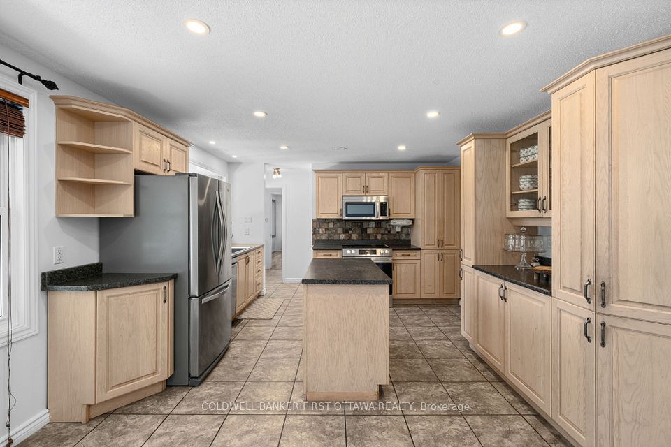 12 Bradgate Drive, South of Baseline to Knoxdale, ON K2G 0R6 12