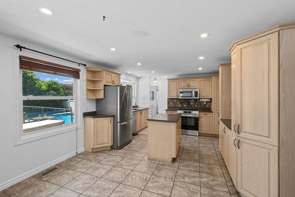 12 Bradgate Drive, South of Baseline to Knoxdale, ON K2G 0R6 13