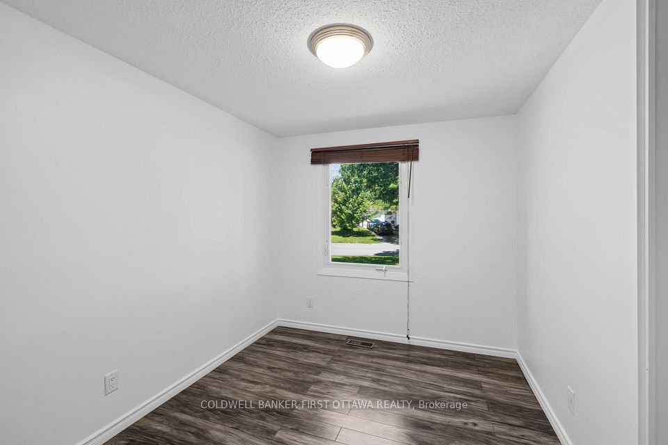 12 Bradgate Drive, South of Baseline to Knoxdale, ON K2G 0R6 24