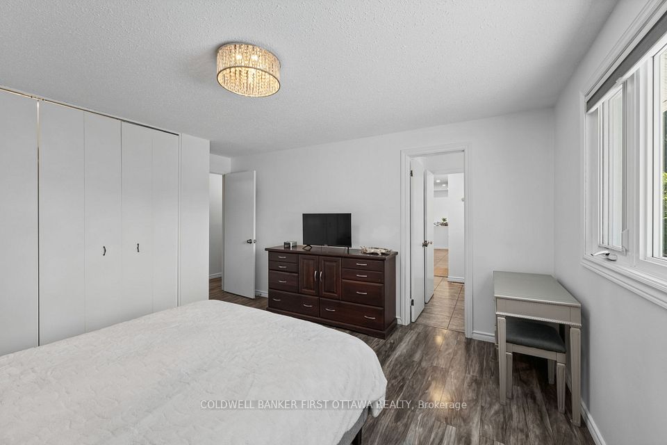 12 Bradgate Drive, South of Baseline to Knoxdale, ON K2G 0R6 20