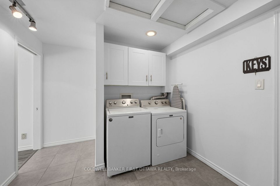 12 Bradgate Drive, South of Baseline to Knoxdale, ON K2G 0R6 17