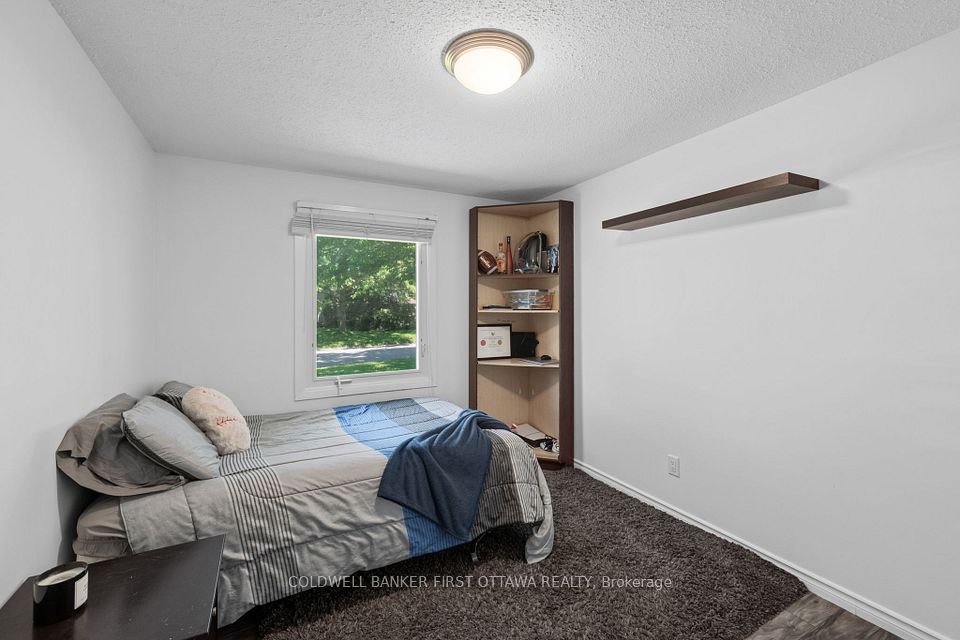 12 Bradgate Drive, South of Baseline to Knoxdale, ON K2G 0R6 22