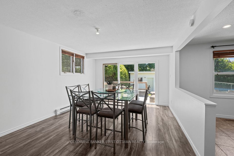 12 Bradgate Drive, South of Baseline to Knoxdale, ON K2G 0R6 16