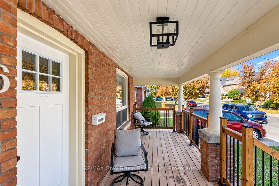 516 4th Avenue E, Owen Sound, ON N4K 2N2 5