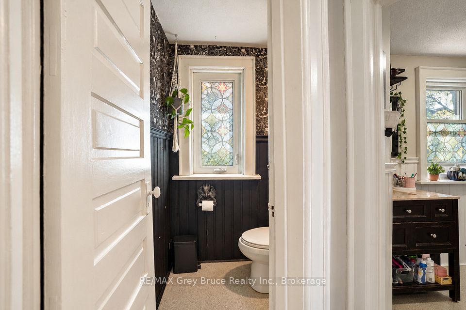 516 4th Avenue E, Owen Sound, ON N4K 2N2 13