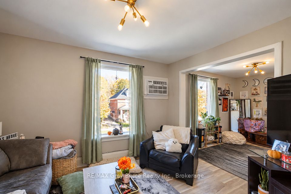 516 4th Avenue E, Owen Sound, ON N4K 2N2 8
