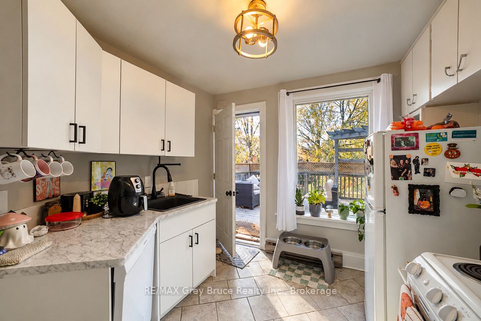 516 4th Avenue E, Owen Sound, ON N4K 2N2 10