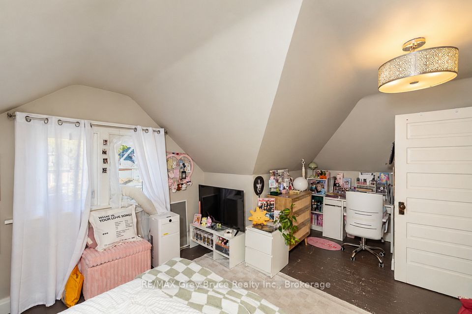 516 4th Avenue E, Owen Sound, ON N4K 2N2 17